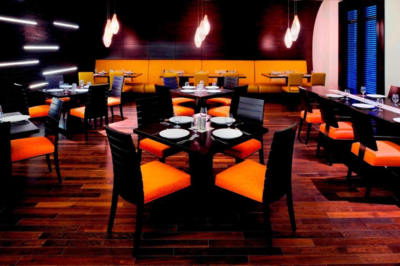 Marriott Executive Apartments Al Jaddaf, Dubai Dış mekan fotoğraf The interior of a typical restaurant