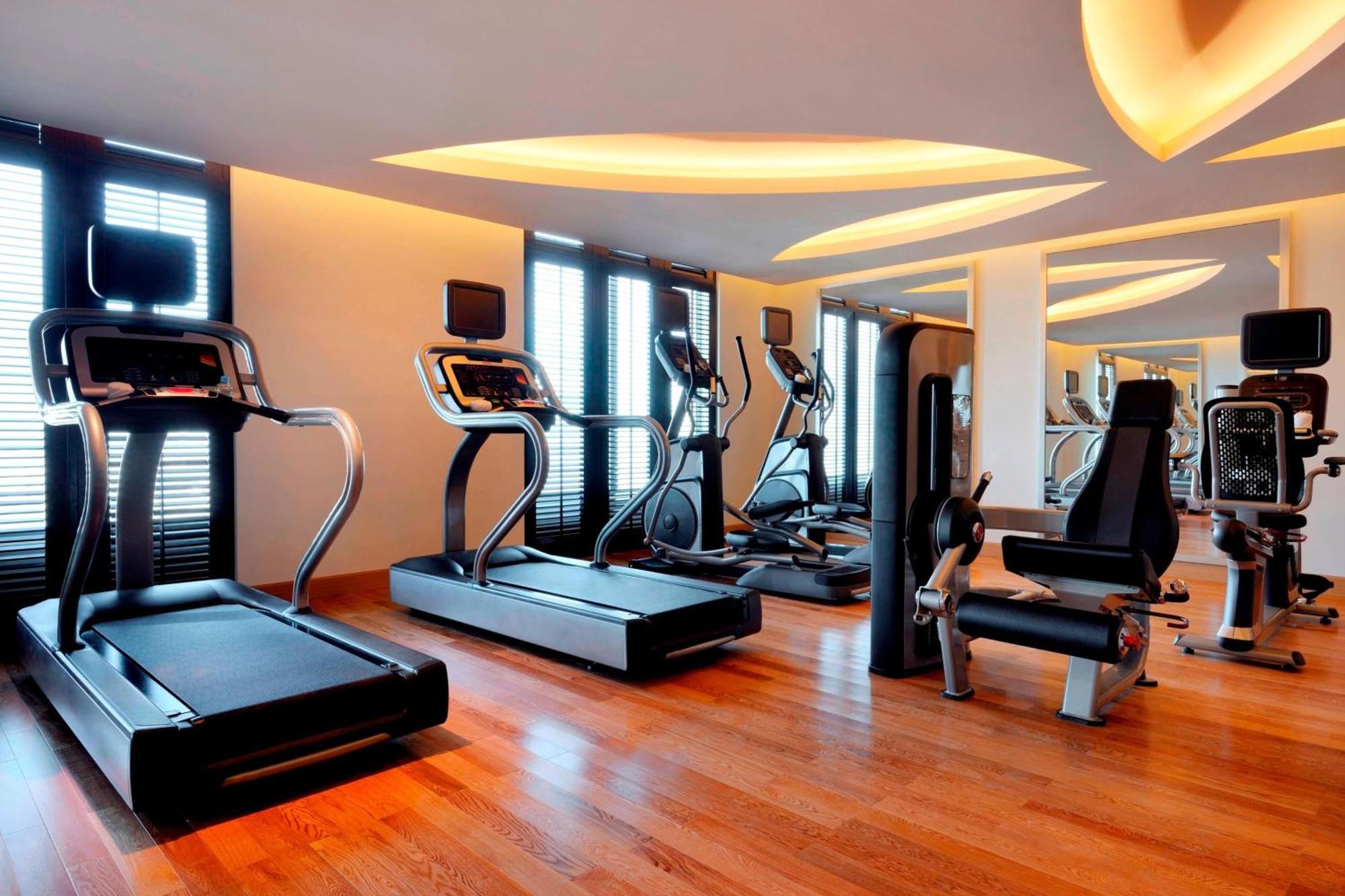 Marriott Executive Apartments Al Jaddaf, Dubai Dış mekan fotoğraf The gym at the W Hotel in Dubai
