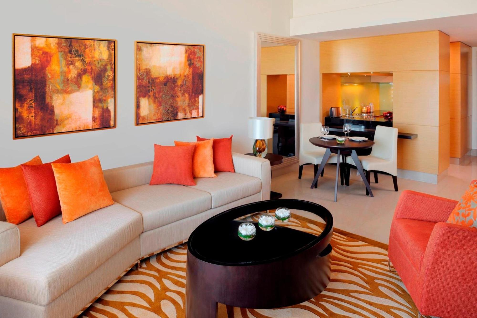 Marriott Executive Apartments Al Jaddaf, Dubai Dış mekan fotoğraf A living room at the Taj Bengal