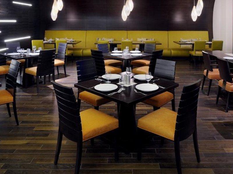 Marriott Executive Apartments Al Jaddaf, Dubai Dış mekan fotoğraf Interior of the restaurant