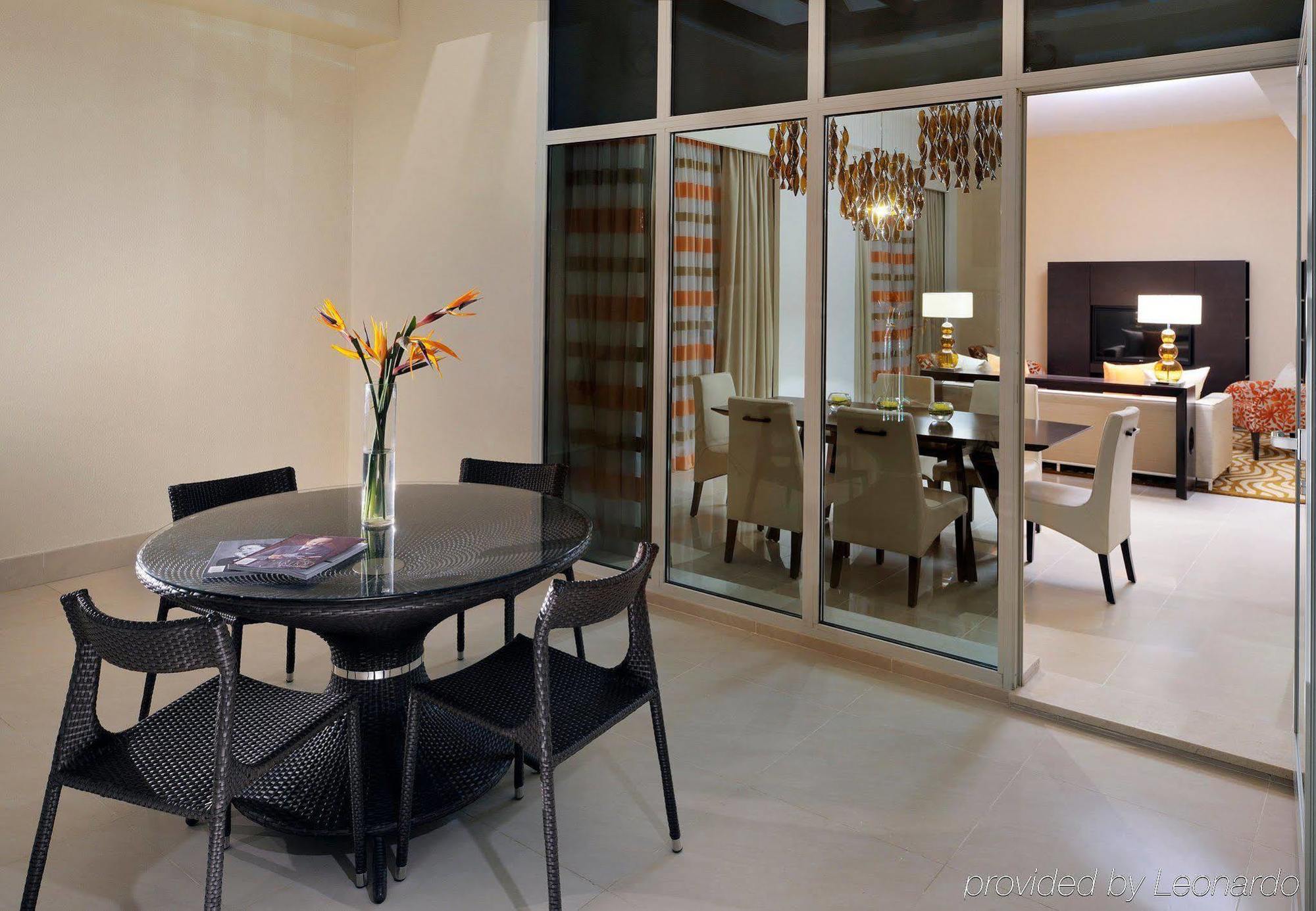 Marriott Executive Apartments Al Jaddaf, Dubai Dış mekan fotoğraf A dining room