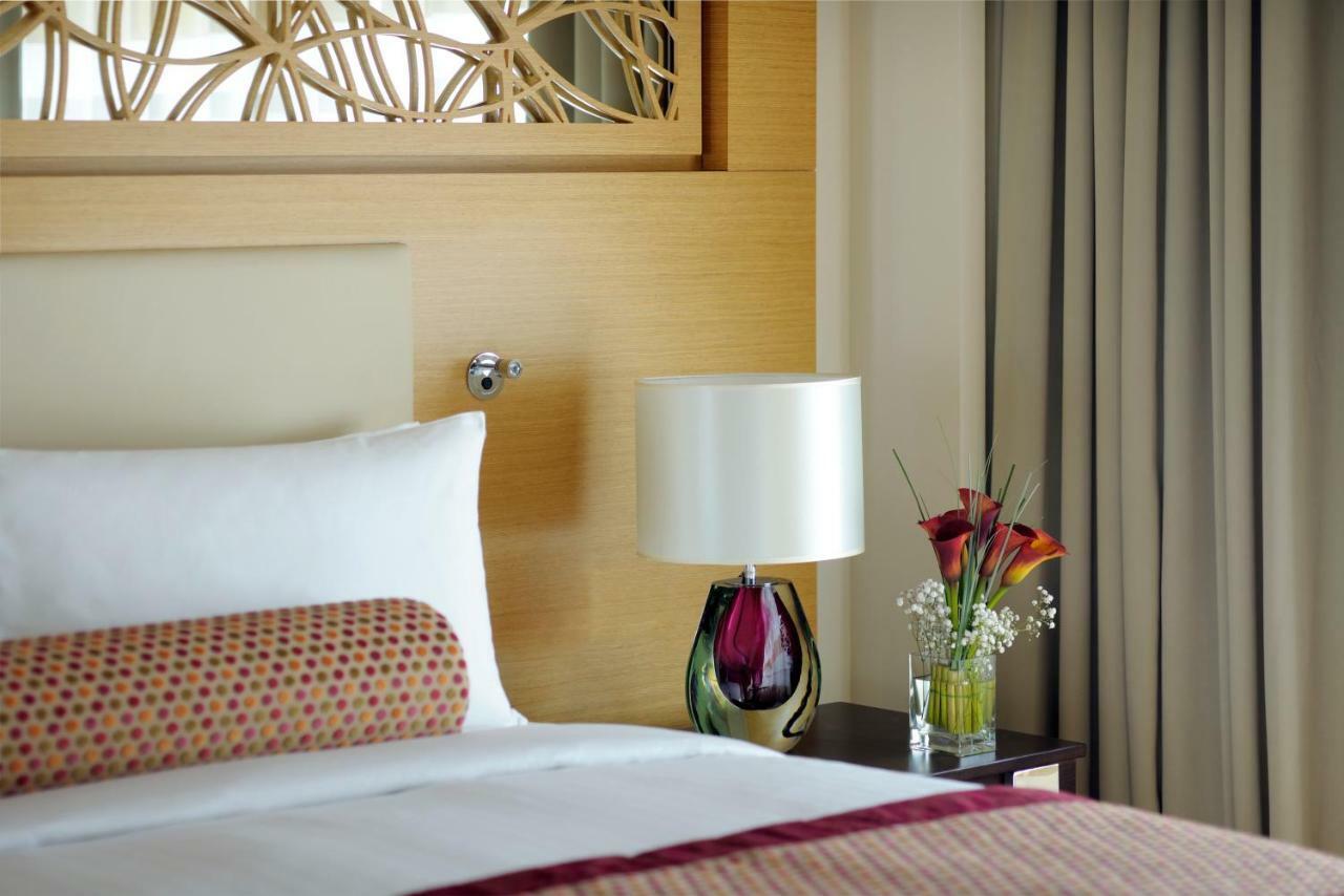 Marriott Executive Apartments Al Jaddaf, Dubai Dış mekan fotoğraf A bedroom at the hotel